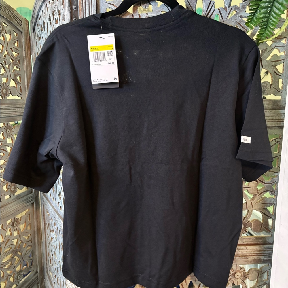 Nike Women's Black Apparel - Picture 2 of 6